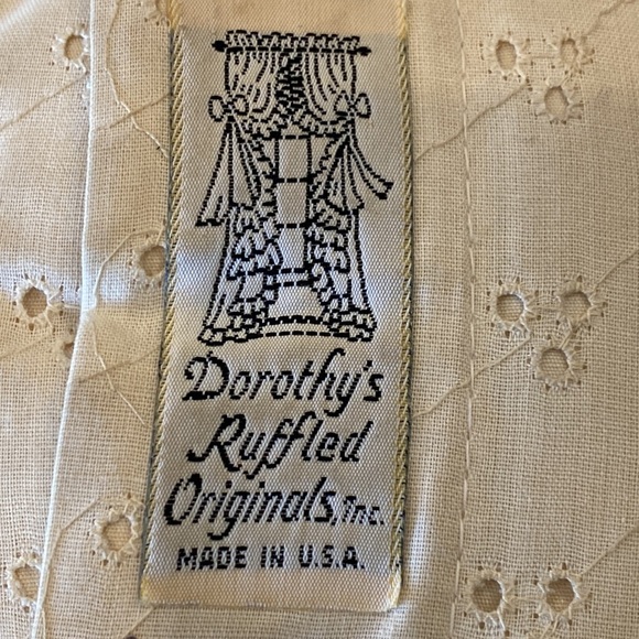 Dorothy’s Ruffled Originals Lacey Eyelet Ruffled Pillow - Picture 6 of 6